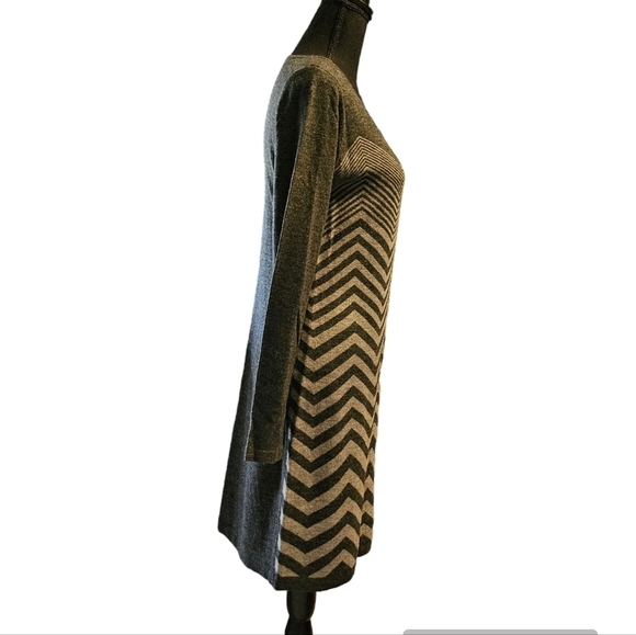 London Times Chevron Knit Sweater Dress 100% Acrylic Grey Size M - Picture 3 of 7